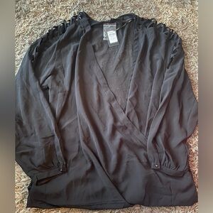 NWT City Chic Crisscross shoulder top 
size M plus size 18
Black